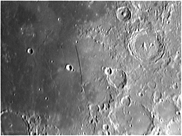 Moon-Rupes recta