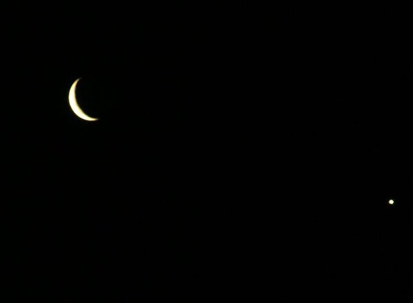 moon and venus on 24/3/04