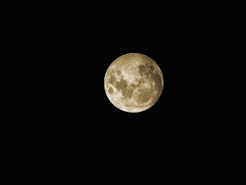 Moon over Korinthos - 29 Aug 2004