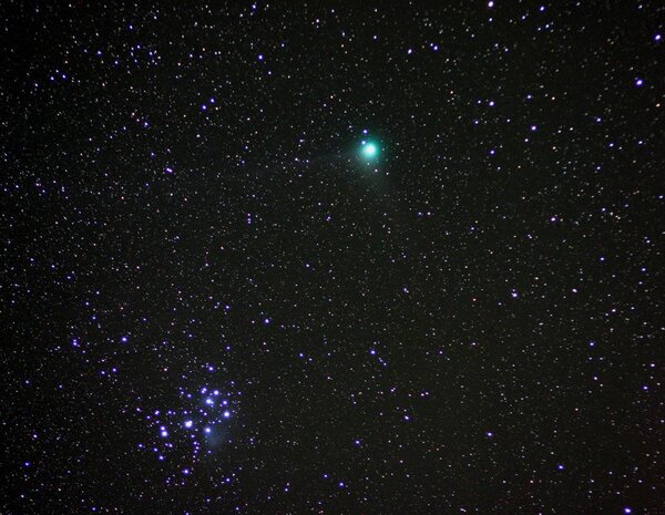 Περισσότερες πληροφορίες για το "M45(pleiades)-Comet Machhloz"