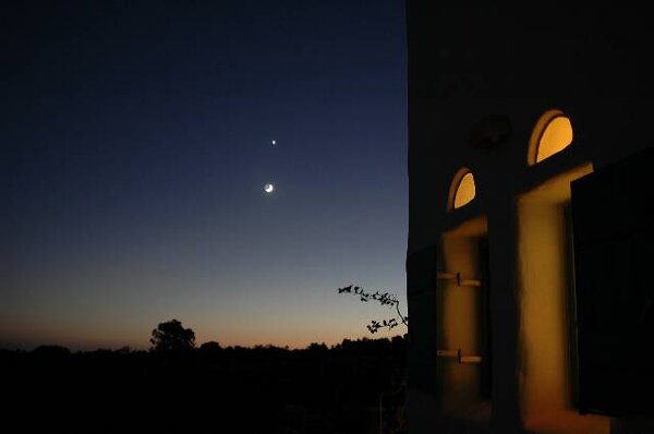 moon and venus in paros