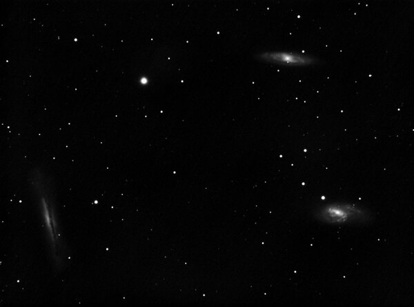 Περισσότερες πληροφορίες για το "Leo triplet (M65, M66, NGC3628)"