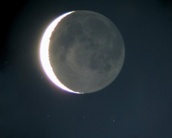 Το πρώτο μου EarthShine στις 19/04/2007 μαζί με τις Πλειάδες.