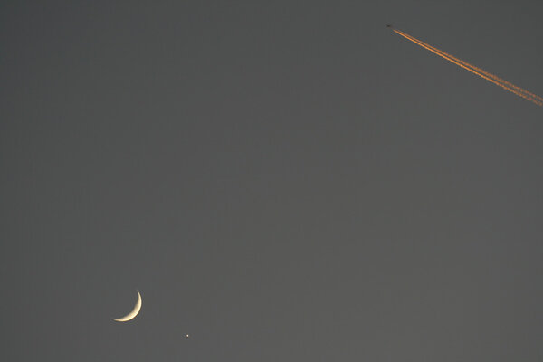 Περισσότερες πληροφορίες για το "moon_venus_airplain"