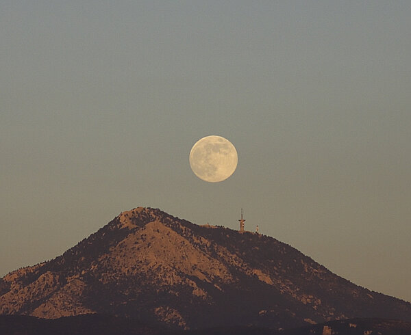 Full Moon Rise