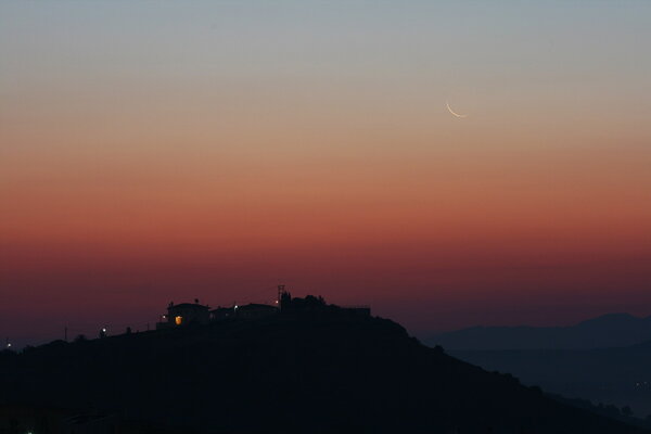 Και μια παλιά σελήνη (-25 ωρών) από τις 14/6/2007.