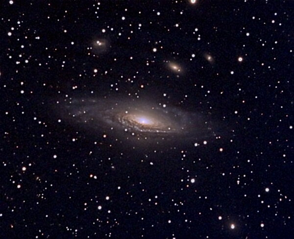 NGC 7331 Στόν Πήγασο - Ό αδελφός μας...