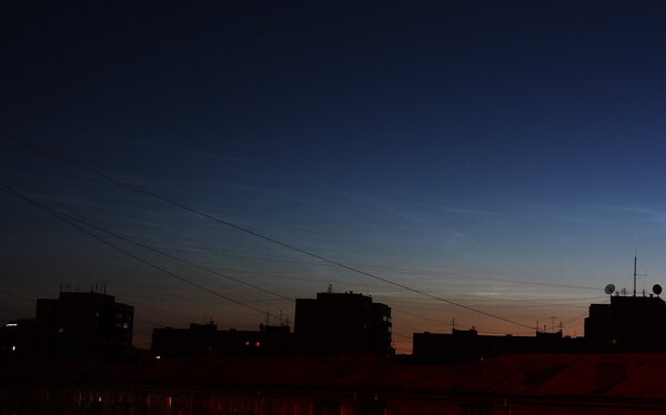 Περισσότερες πληροφορίες για το "Λαμπερά νυχτερινά σύννεφα από Novosibirsk."