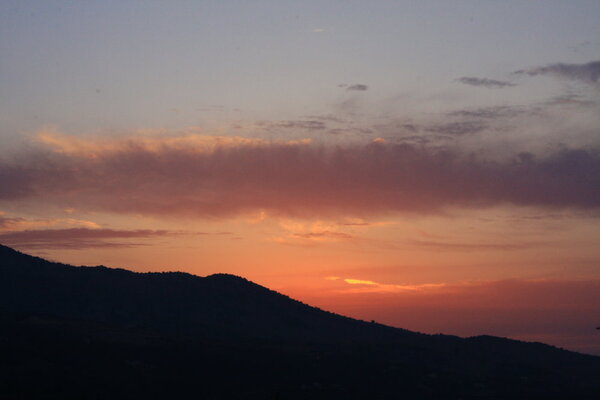Ηλιοβασιλεμα με Θέα τη Κασσιώπη.