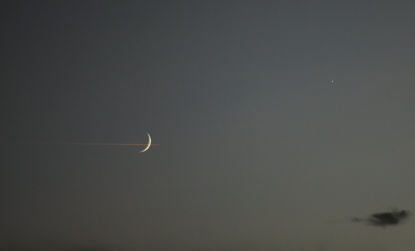 Moon - Venus ....and airplane!