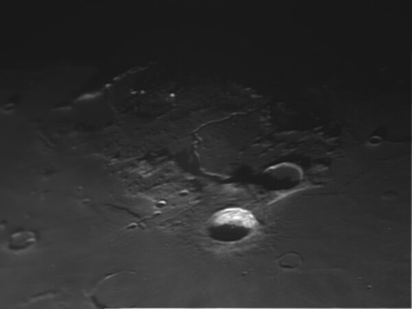 Σελήνη test2 Omegon ED 127-QHY-5 σε ανάλυση 1024Χ768