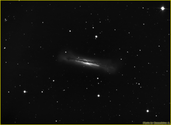 Γαλαξίας NGC3628 στον Λέοντα (monochrome)