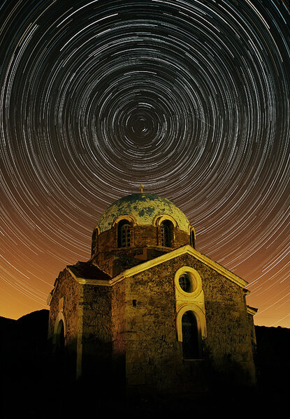 Εκκλησάκι στο Σούνιο και Startrails