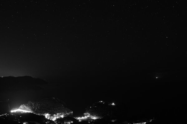 Παλαιοκαστρίτσα By Night