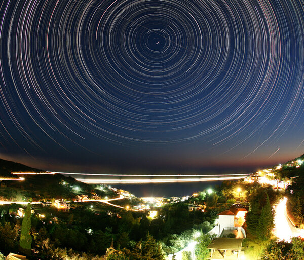 Περισσότερες πληροφορίες για το "Startrails - Καραβόσταμο Ικαρίας"