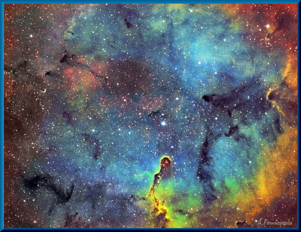 Περισσότερες πληροφορίες για το "Elephant Trunk Nebula In Hubble Colors"
