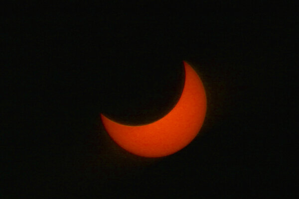 Eclipse 04-01-2011