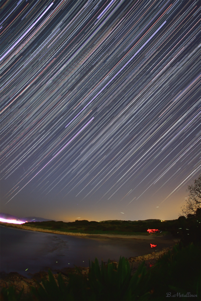 Startrails, στην παραλία του Αγίου Σπυρίδωνα