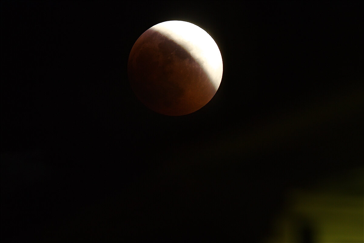 15 June 2011 Lunar Eclipse, Athens Center