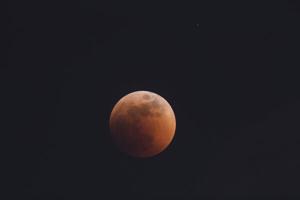 ΕΚΛΕΙΨΗ ΣΕΛΗΝΗΣ 15/6/2011