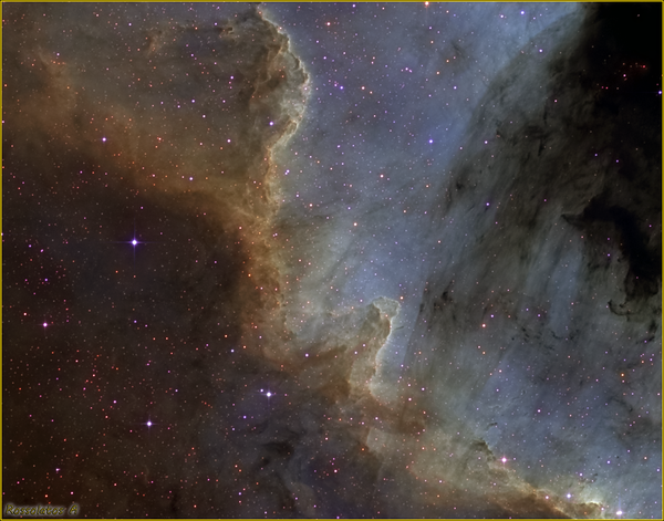 Περισσότερες πληροφορίες για το "Νεφέλωμα Βόρειας Αμερικής - NGC7000 (Hubble Colors)"