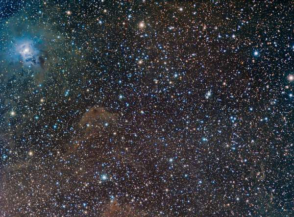 Περισσότερες πληροφορίες για το "Iris Nebula και γειτονικά σκοτεινά."