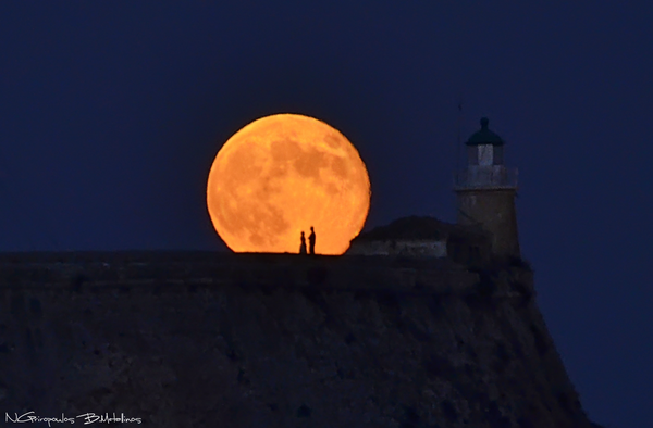 A Full Moon For Honeymooners