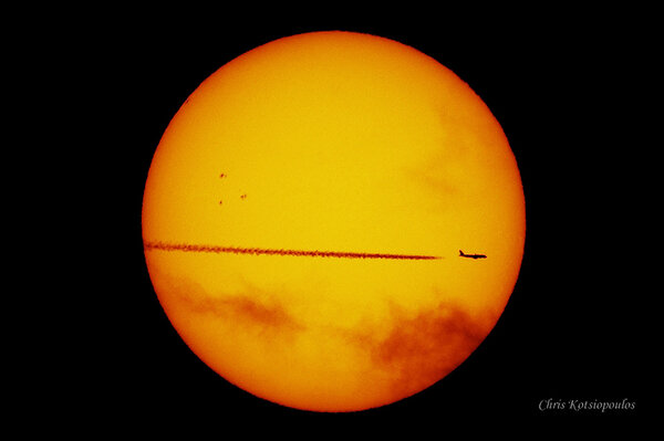Διάβαση αεροπλάνου μπροστά από τον Ήλιο
