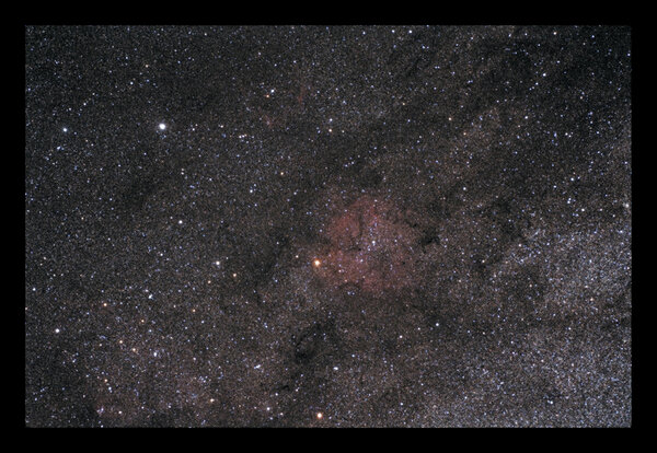 Herschel's Garnet Star και Elephant's Trunk Nebula