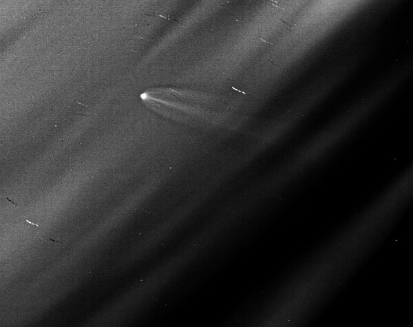 Ο κομήτης Ison μέσα από τα σύννεφα