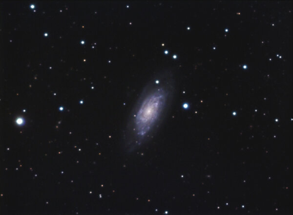Περισσότερες πληροφορίες για το "NGC 6015"