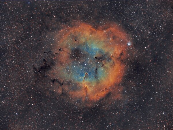 Περισσότερες πληροφορίες για το "Ic 1396 - Elephant''s Trunk Widefield Hubble Palette"