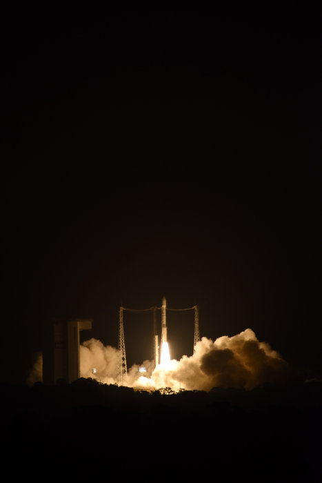 Liftoff_of_Vega_VV06_carrying_LISA_Pathfinder_node_full_image_2.jpg.4f0669c8267b9df6e8fef9cc04ad4376.jpg