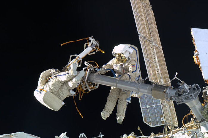 Russian_Spacewalk_or_EVA_on_the_ISS_node_full_image_2.jpg.9a8b5b6998e17bfb15a3b4284f4b3d22.jpg