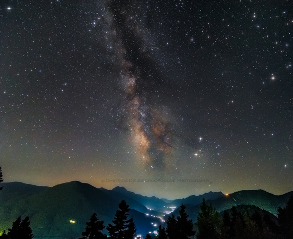 Περισσότερες πληροφορίες για το "The Sky & Earth River."