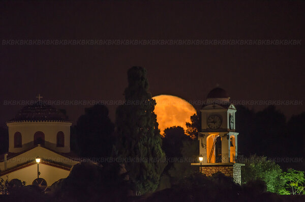 Ανατολή σελήνης στον Αγιο Νικόλαο Σκιάθου
