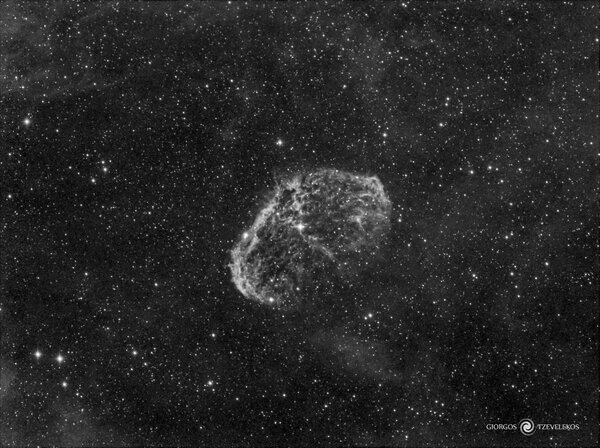 Περισσότερες πληροφορίες για το "Crescent Nebula"