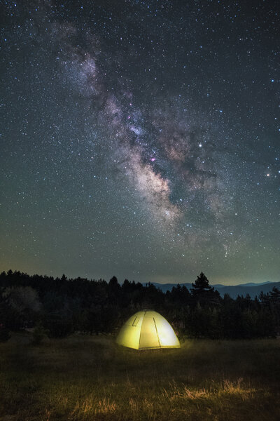 Περισσότερες πληροφορίες για το "One Billion Star Hotel"