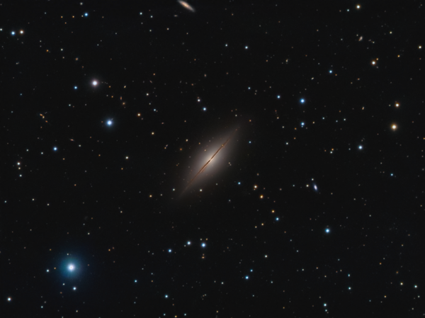 Περισσότερες πληροφορίες για το "Ngc - 7814 Spiral Galaxy"