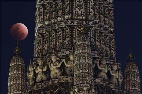 30304279_2018_01_31T145311Z_704095819_RC1CBE5927A0_RTRMADP_3_LUNAR_ECLIPSE_THAILAND_limghandler.jpg.631ea75c1cb9e56d971727be279ccf0e.jpg