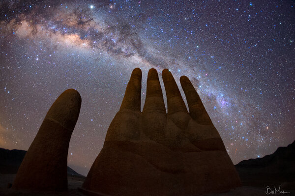 Ο Γαλαξίας μας πάνω από το Χέρι της Ερήμου