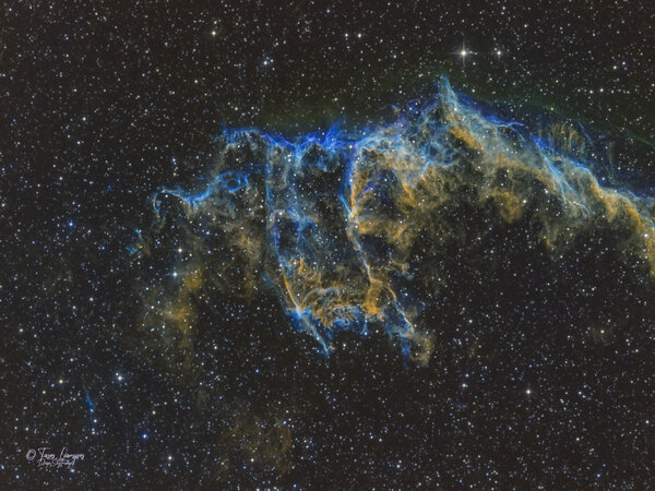 Περισσότερες πληροφορίες για το "Ngc 6995 & Ic 1340 - Bat Nebula (part of Eastern Veil) - Hst Palette"