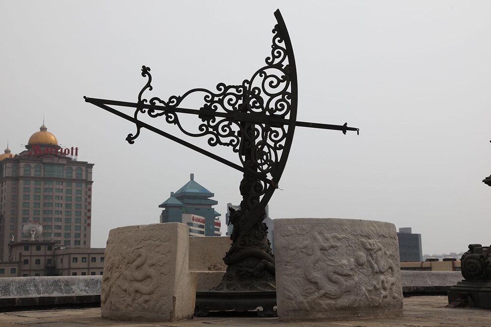 Beijing_Ancient_Observatory_20090715-07.thumb.jpg.6d70755ae0e7d2a5f575f209987b0c84.jpg