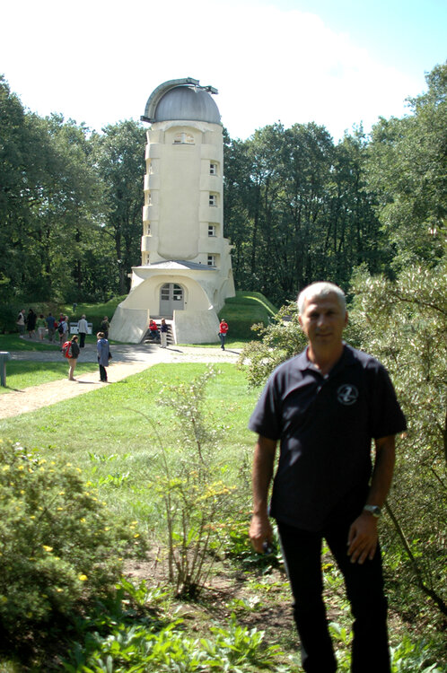 Einsteinturm_Potsdam_front.thumb.jpg.4970170b12a6bcd2fbc34c99d77502c7.jpg