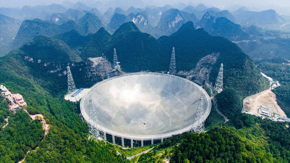 FAST-radio-telescope.thumb.jpg.436633103446a924d60a61349e62e24f.jpg