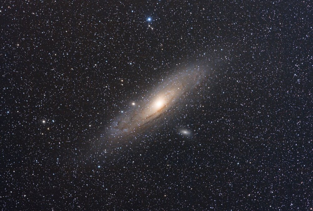 M31stack200mm31frames4min.thumb.jpg.f211086b62f065ede847304944908fc1.jpg