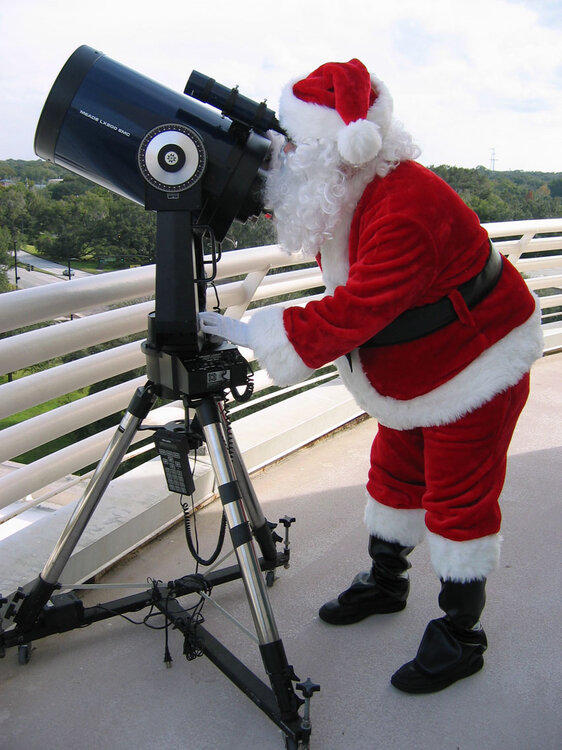 Orlando-Science-Center-Santa-with-Telescope.thumb.jpg.20664a52ebc649ead5c252d18d57999b.jpg