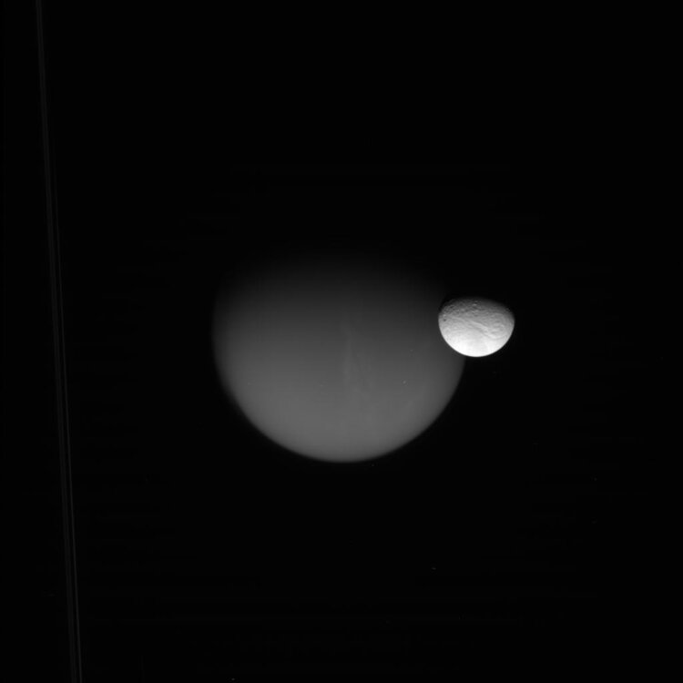 Tethys_transits_Titan_by_Cassini.thumb.jpg.5022da827c723b2b50c9957866893388.jpg