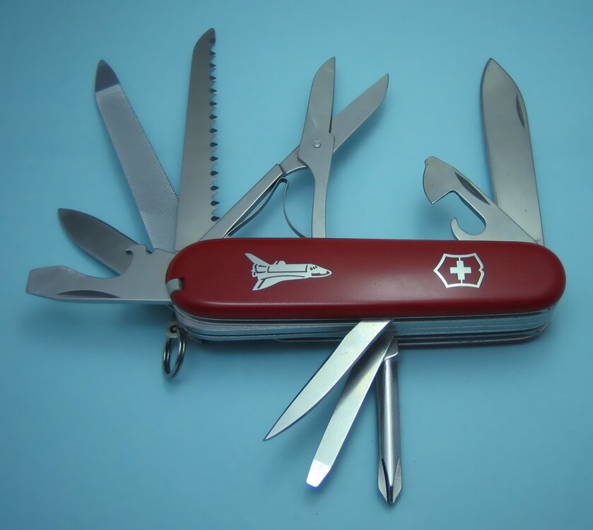 Victorinox_Master-Craftsman-Shuttle_2413_2-web.thumb.jpg.b38876f9cecbb9641b4aea87568928c5.jpg