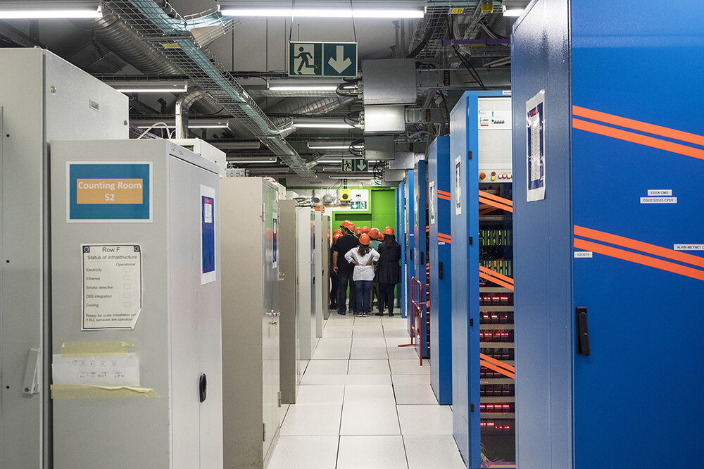 cern7.thumb.jpg.df5fd69076b41727687c5335b6db9790.jpg